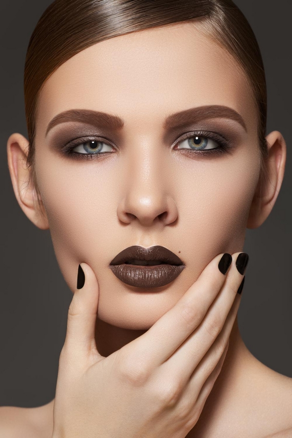 How to Rock the Dark Brown Lipstick Trend this Autumn?