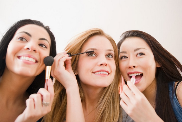 Skin Care Tips: What You Need To Know About Makeup Testers, Storage, Cleaning And Expiration?