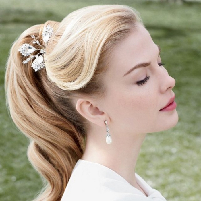 30 Dreamy Vintage Hairstyle Updos Inspired By Old Hollywood