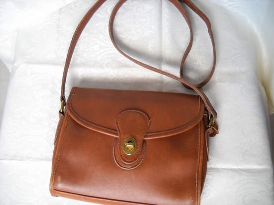 Find the perfect vintage leather bag for you – Fashion Corner