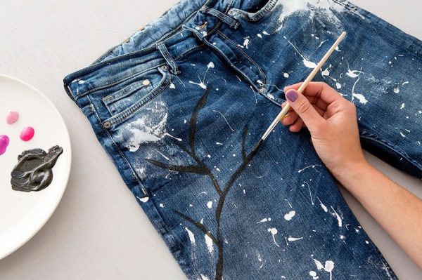 Fashion DIY: Transform Your Old Jeans Into Cute Cherry Blossom ...