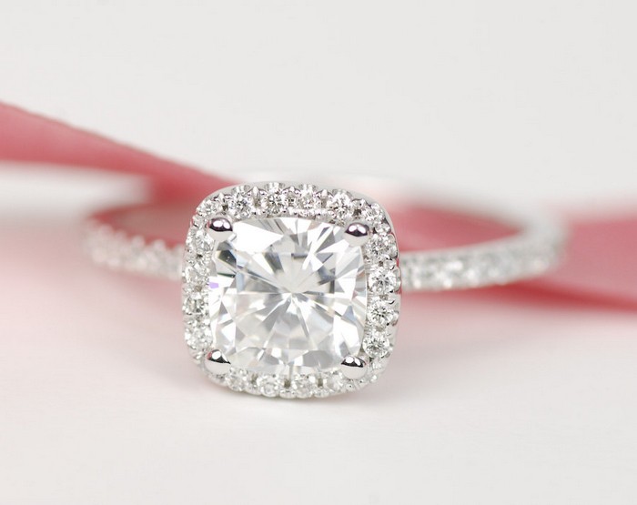 Things you Should Know Before Buying Moissanite Engagement Ring for ...