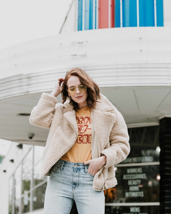 How to Incorporate Vintage Clothes Into Your Everyday Outfits