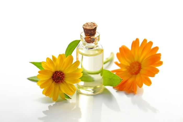9 Beauty Benefits of Jojoba Oil
