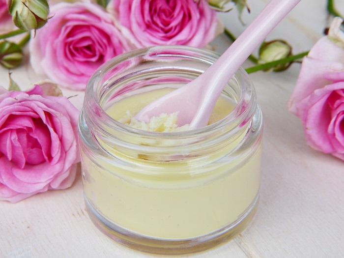 A Comprehensive Guide to Natural Skin Care – 5 Essential Tips