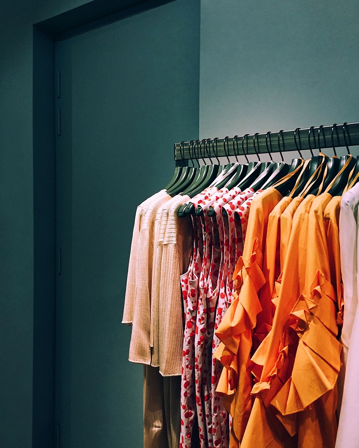 Characteristics of a Leading Clothing Brand Fashion Corner