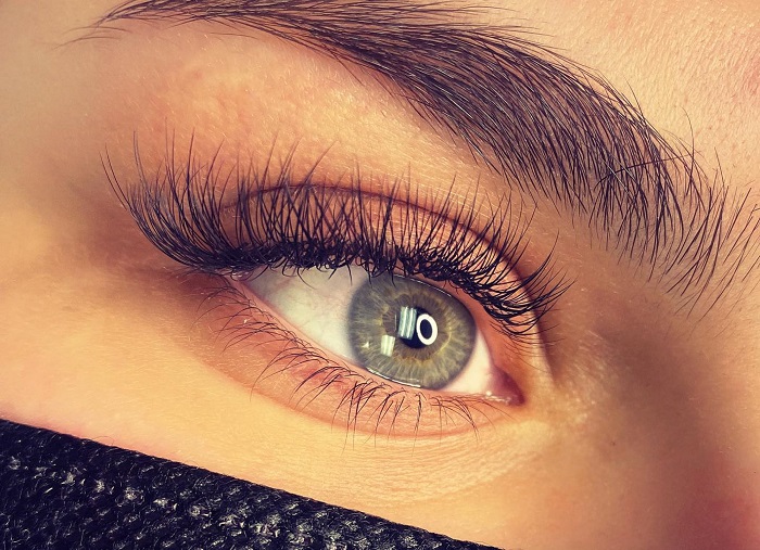 Want Healthier Looking Lashes? Here Are 6 Remedies to Explore