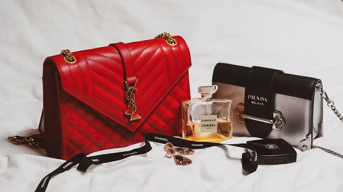 7 Reasons Why Women Prefer Buying Branded Accessories for their Stunning Outfit