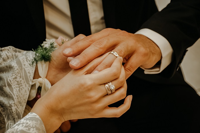 A Guide for Buying the Perfect Men's Wedding Band